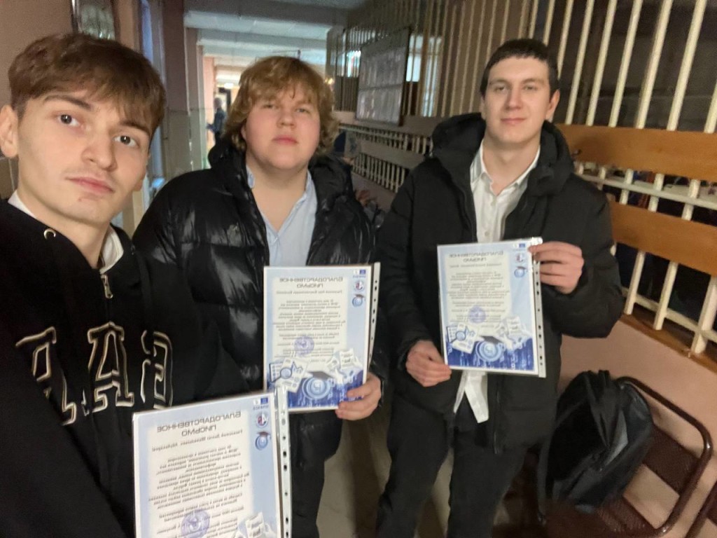 photo_5258421167821885081_y